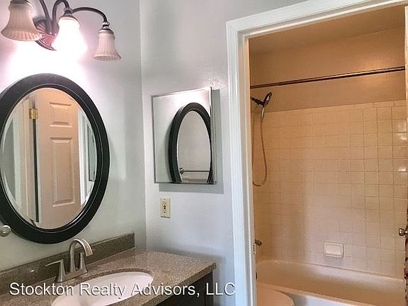 5th image of 4045 Crockers Lake Blvd 23 Sarasota Fl 34238
