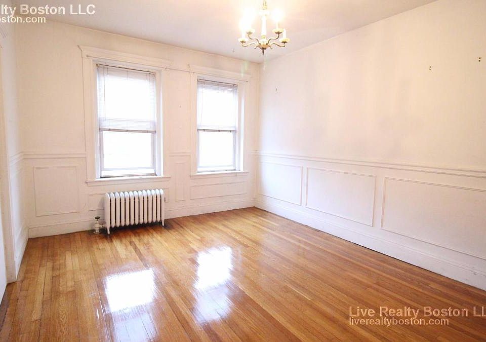2nd image of 735 Washington St