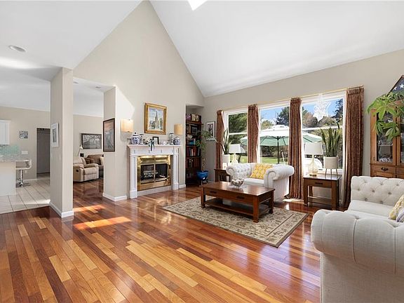 5th image of 110 Osprey Dr