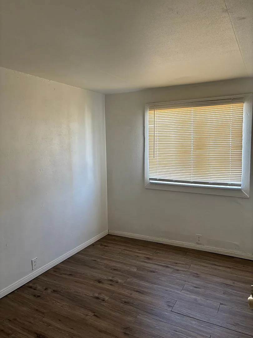 921 First #4 — Photo 3