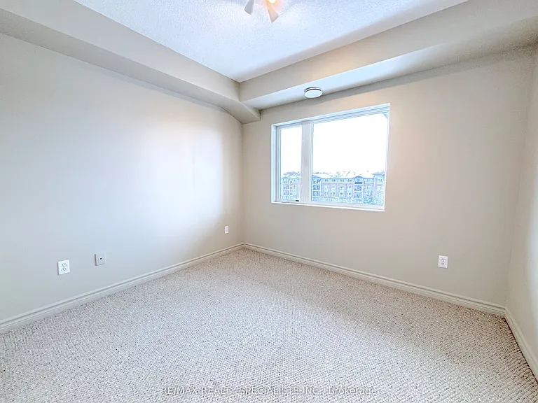 43 Goodwin Dr #404 — Photo 9