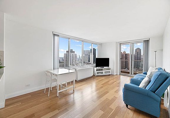3rd image of 404 E 79th St APT 28H