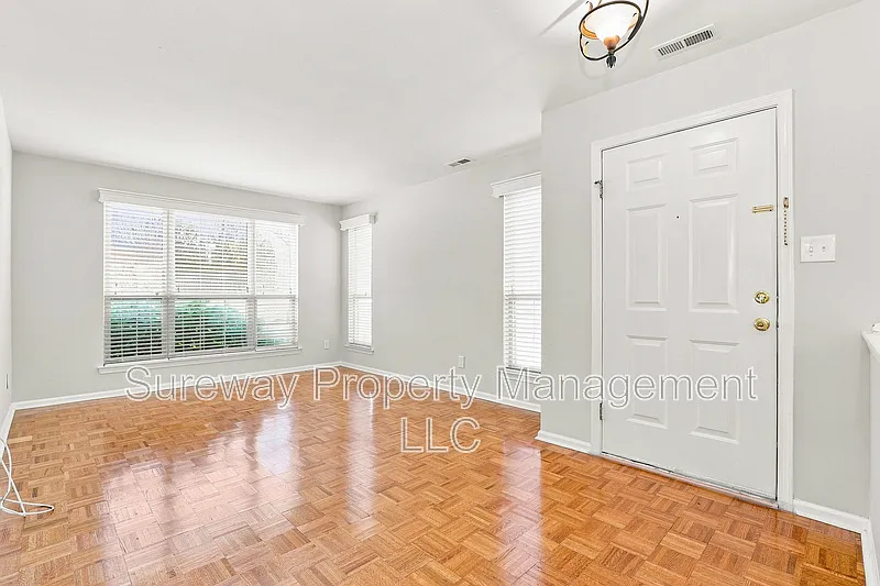 3 bed, 2.5 bath, 1515 sqft, $2,850 — Photo 3