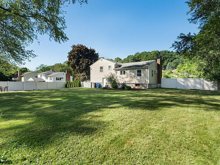 221 Totten Pond Rd — Photo 31