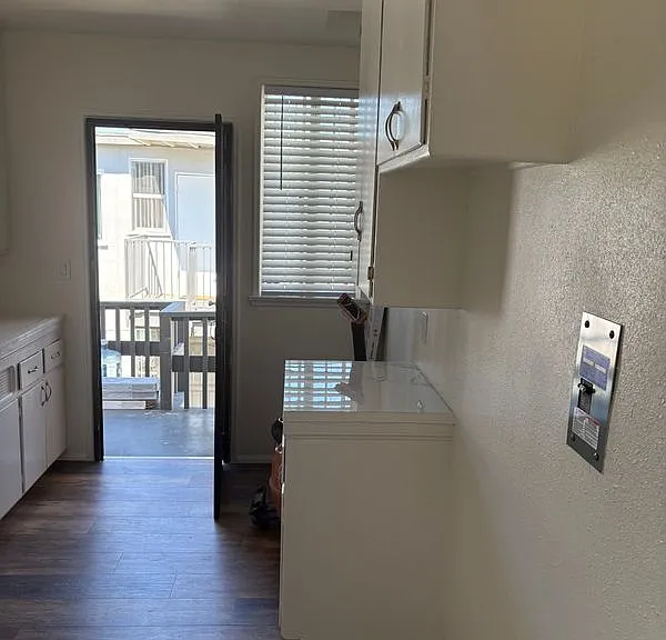3475 Carmona Ave — Photo 24