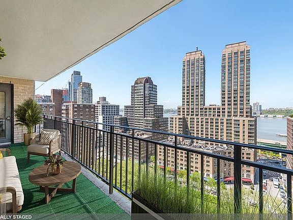 3rd image of 165 W End Ave #18CD