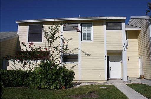 2nd image of 404 Lakewood Ct APT 3C