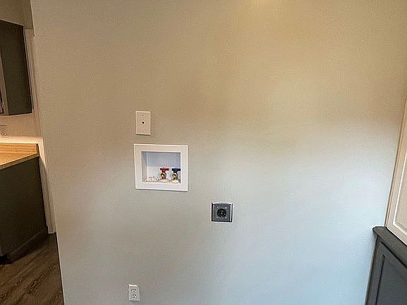 5th image of 427 W 104th St APT A