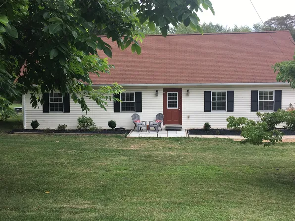 111 W Shaffer Dr, Aliquippa, PA 15001