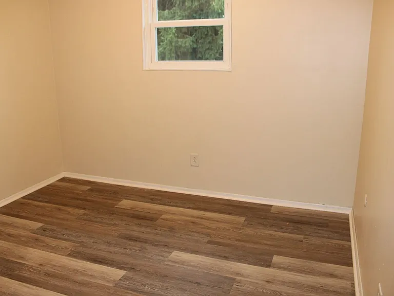 875 Fairview Ave — Photo 8