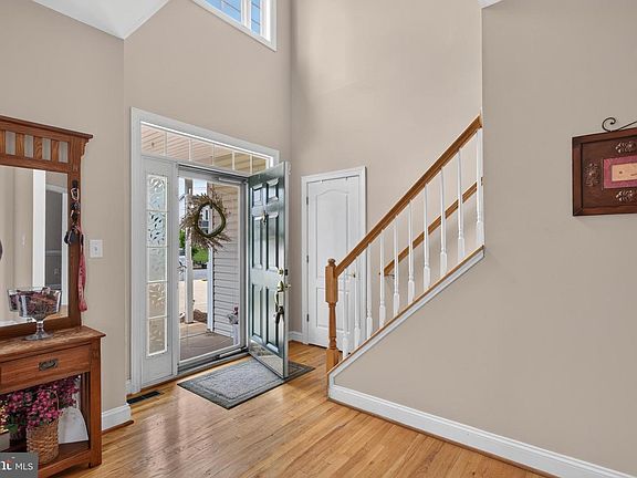 2nd image of 106 Maverick Ct