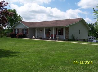 325 Northfork Dr, Brighton, IL 62012