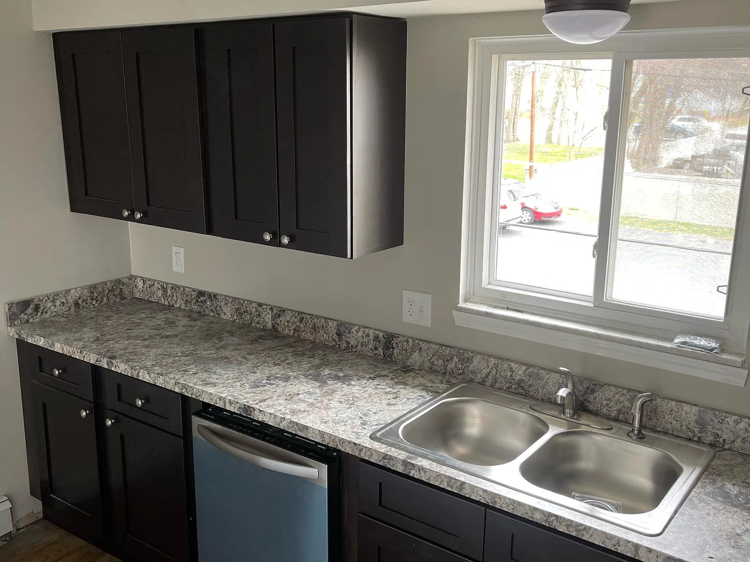 2 bed, 1000 sqft, $1,350 — Photo 2