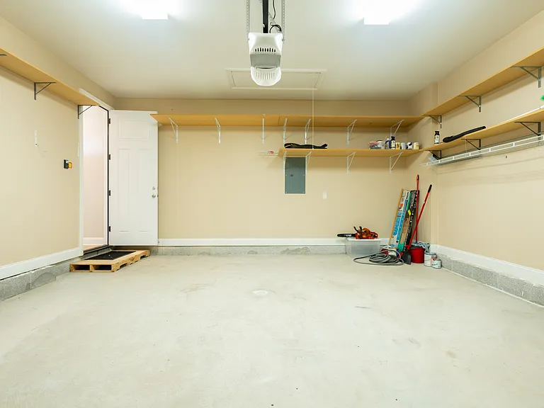 557 Valparaiso Pkwy — Photo 30