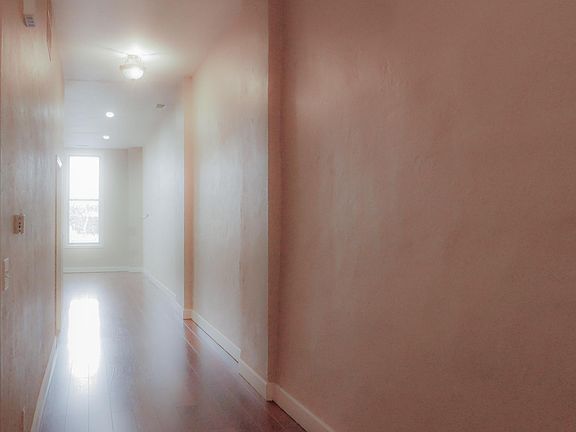 4th image of 137 Brady St