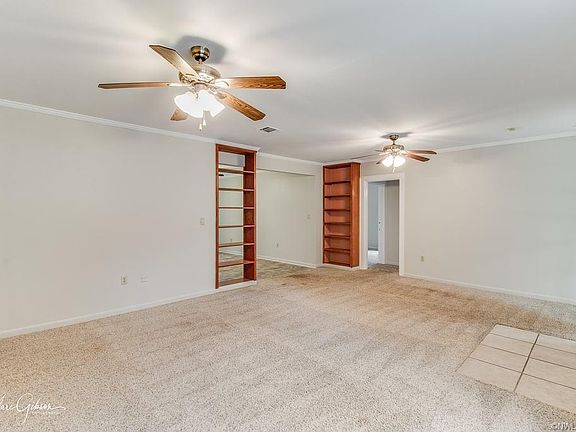 5th image of 256 E Fairview St