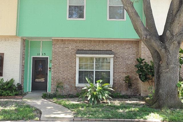 1st image of 1115 W Redbud Ave