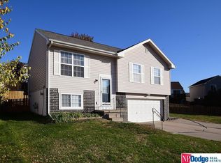 16484 Grant St, Omaha, NE 68116