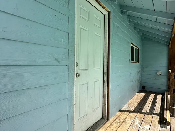 503 S Main St, Canyonville, OR 97417