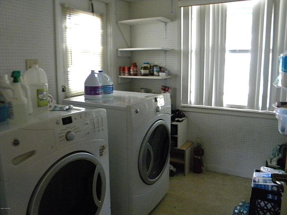 5th image of 585 Gardenia Cir