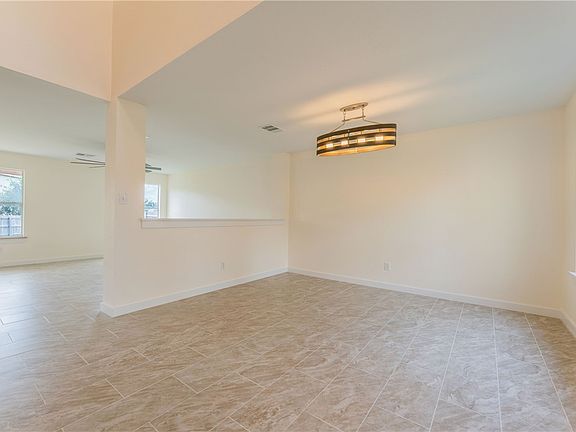 5th image of 506 Meadow Park Dr