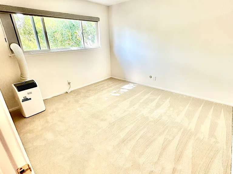 Bedroom #2 w/Black & Decker A/C