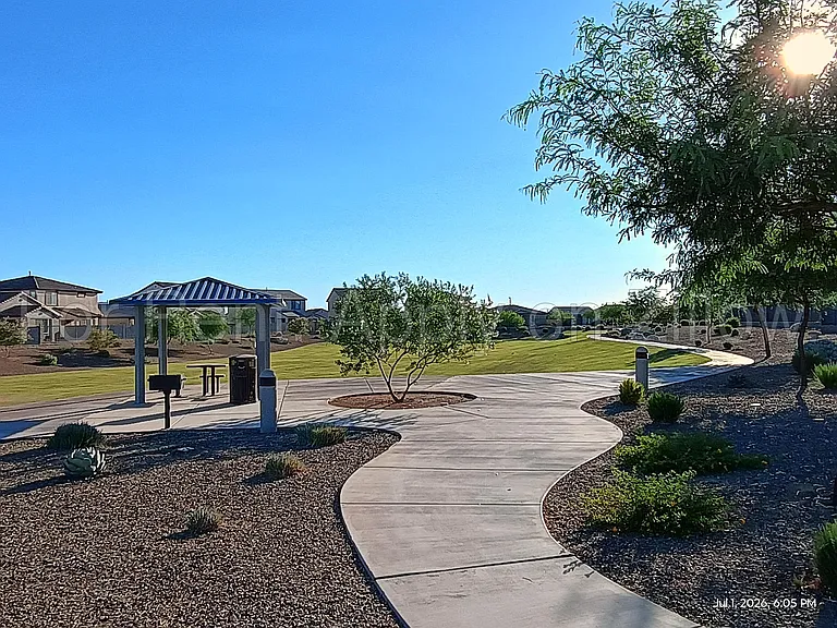 15565 W Desert Hollow Dr — Photo 18