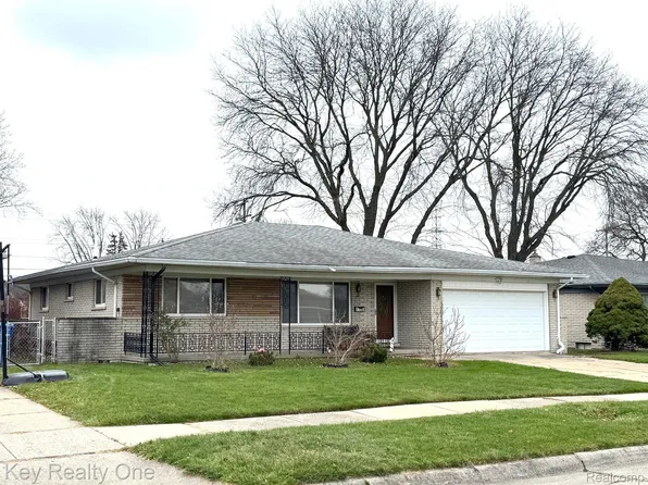 11560 Villa Ct, Warren, MI 48093