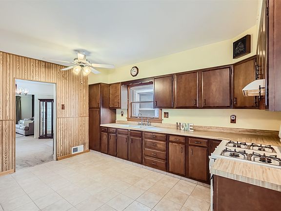 5th image of 2228 N Harlem Ave