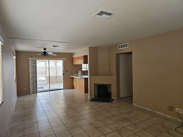12337 E 34th St — Photo 3