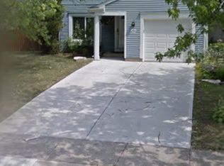 52 Stonefield Dr, Glendale Heights, IL 60139