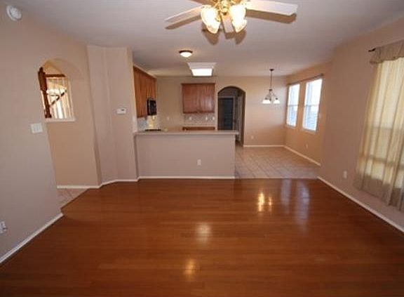 4th image of 7724 Monthaven Dr