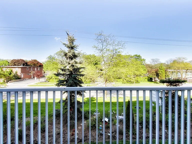 414 Willowdale Ave #112 — Photo 33