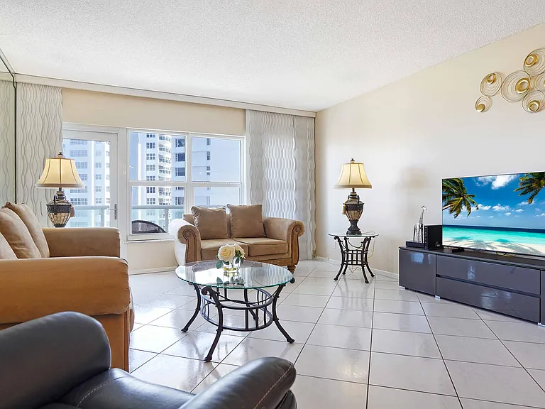 3550 Galt Ocean Dr #809 — Photo 3