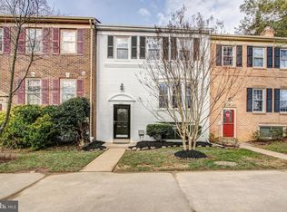 2408 Falls Place Ct, Falls Church, VA 22043