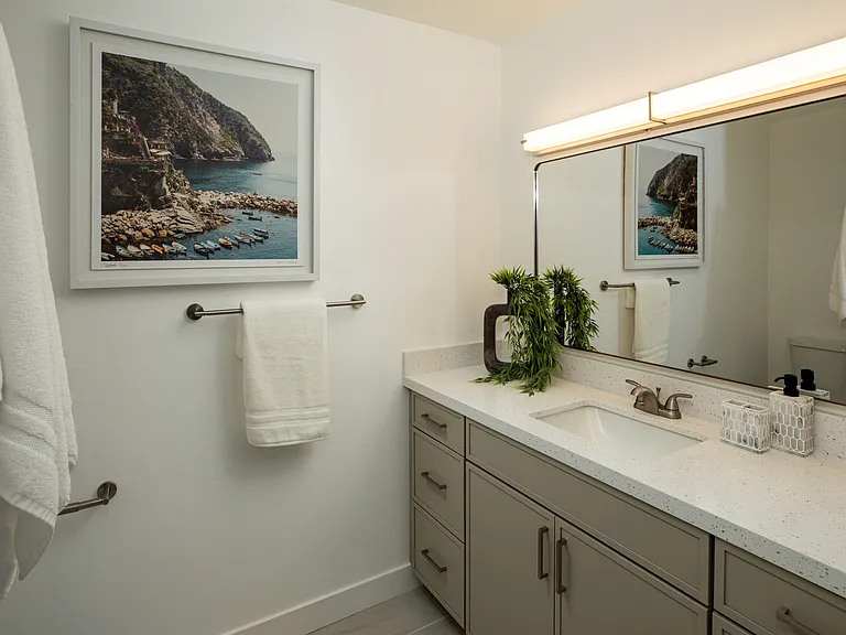 Solano Apartments — Photo 7