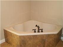 Jacuzzi Tub (Master bed