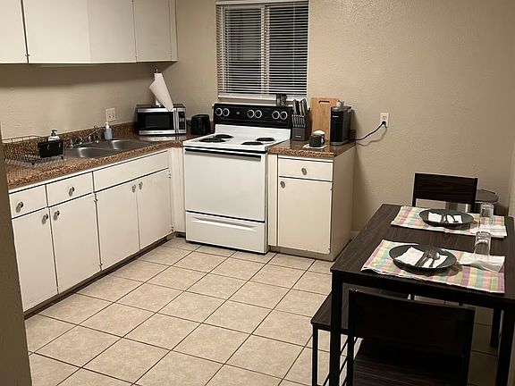 4th image of 3710 Pine St #11492206