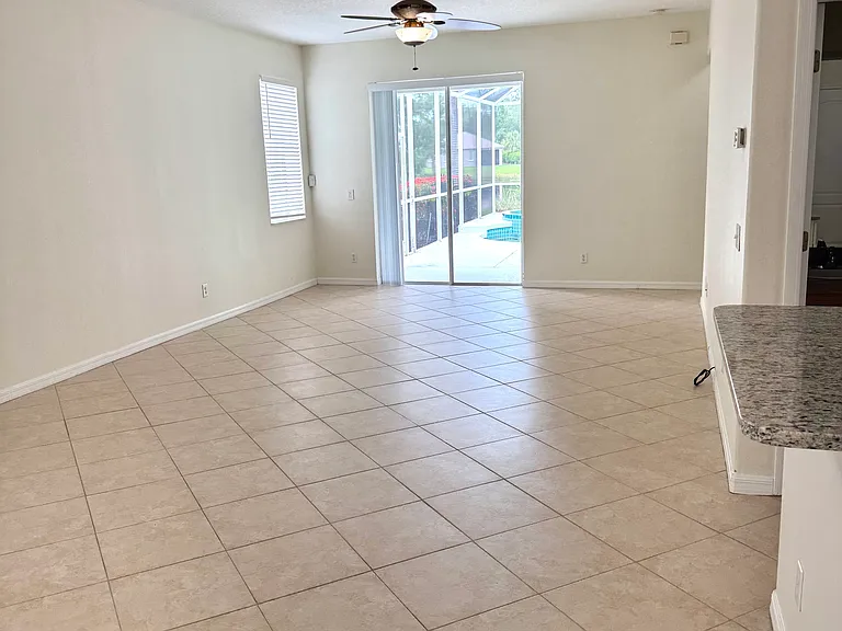 6355 Robin Cv — Photo 16