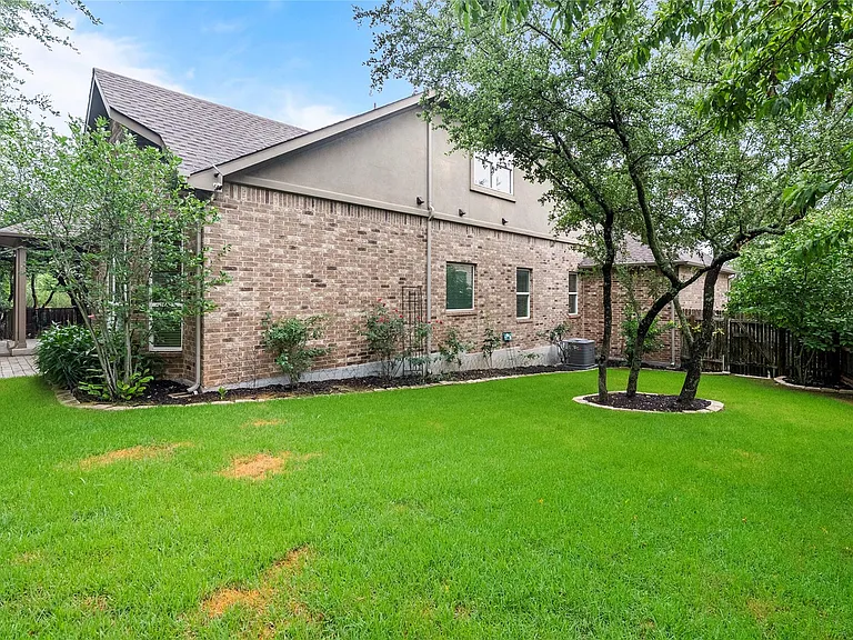 11704 Quintana Cv — Photo 37