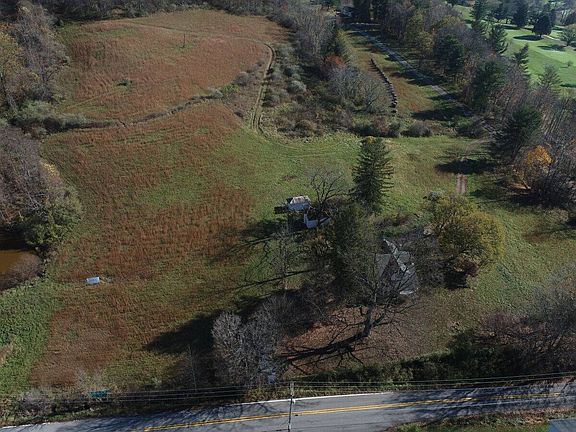3rd image of 11 Walt Nuzum Farm Dr