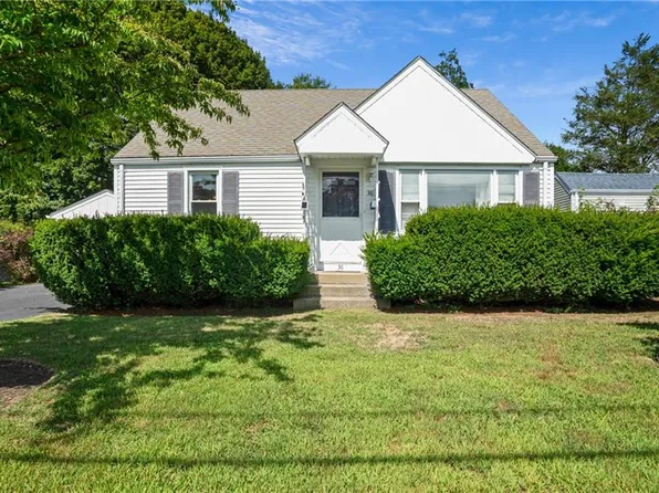 36 Westhill Dr, Cranston, RI 02920