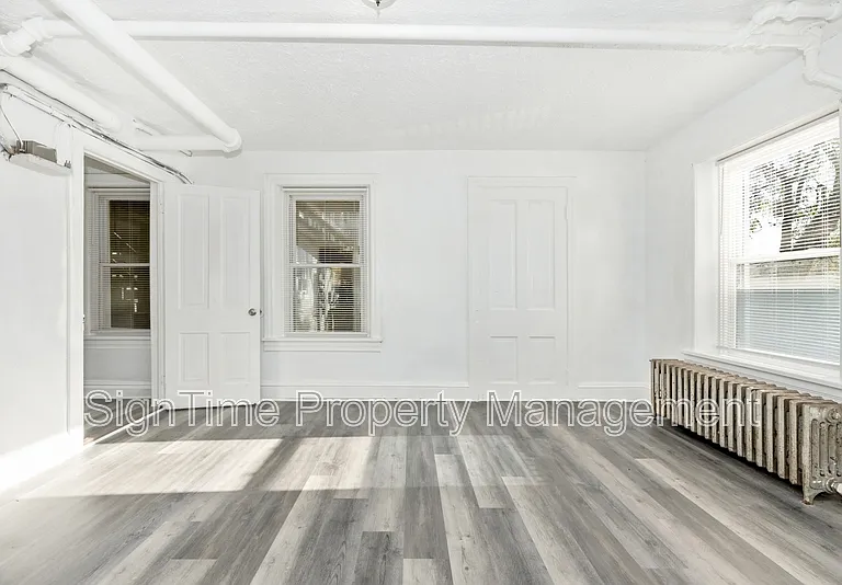 220 Summit Ave #BASEMENT — Photo 19