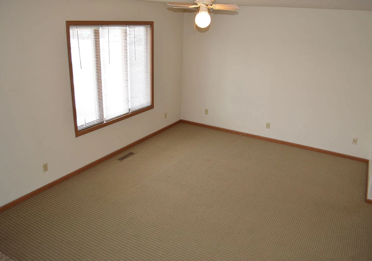 Fieldstone 3 - 2102 — Photo 3