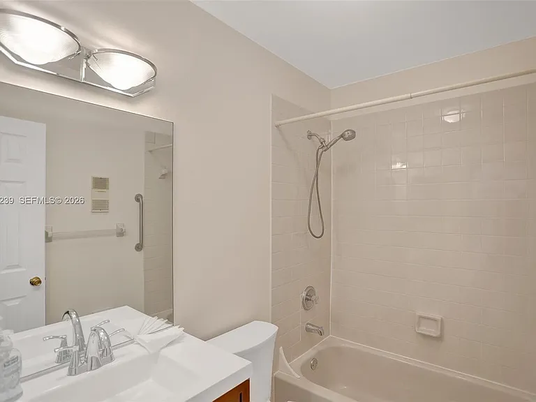 11529 SW 133rd Ter — Photo 15