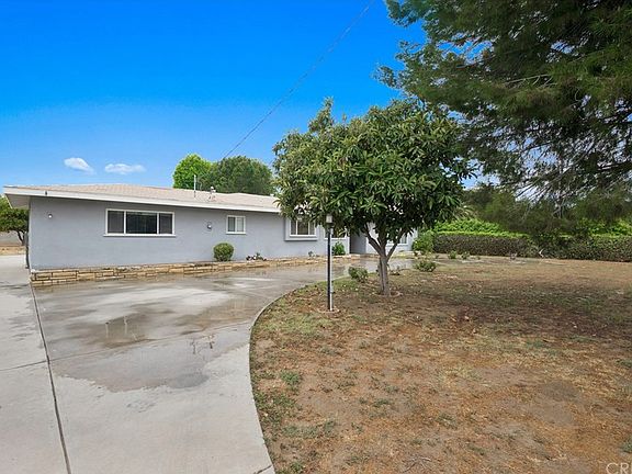 4th image of 10645 De Soto Ave