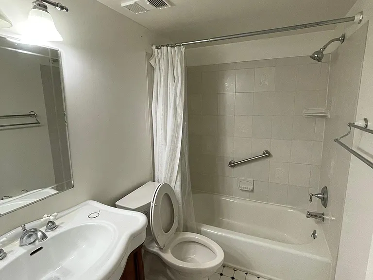 11301 Commonwealth Dr #203 — Photo 9
