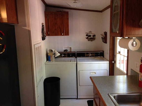 5th image of 1080 Oak Ct