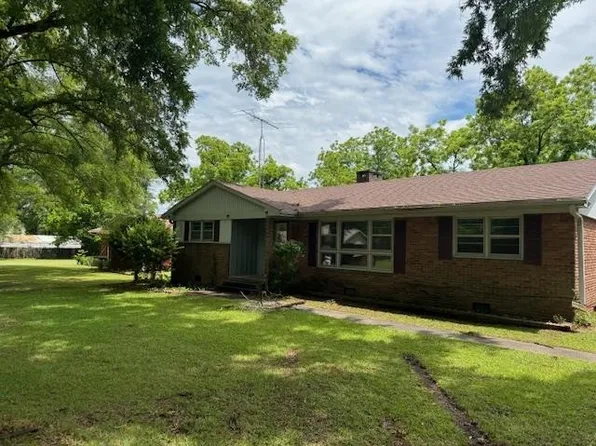 724 Paula St, Bolivar, TN 38008