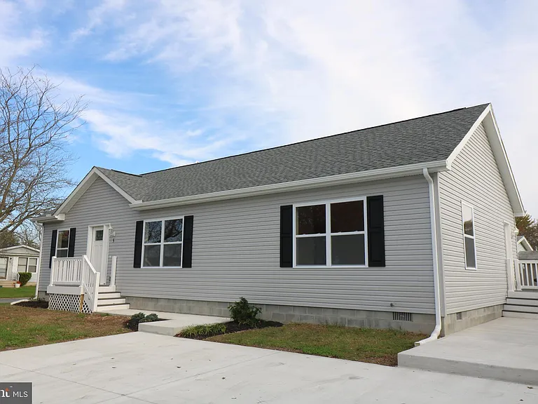 5 Welch Dr E — Photo 2